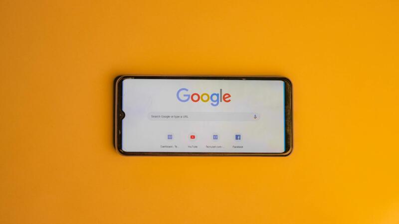 Google updates links within AI Overviews & AI Mode