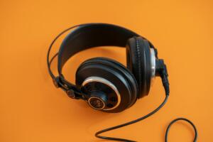 Everyone Should Travel With a Pair of Cheap Wired Headphones (2026)