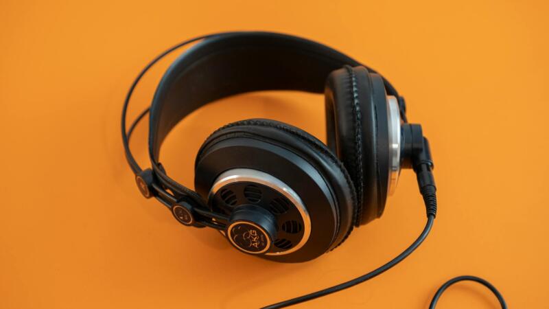 Everyone Should Travel With a Pair of Cheap Wired Headphones (2026)