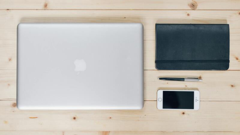 I Never Liked a Laptop Sleeve Until I Tried the Bellroy Laptop Caddy