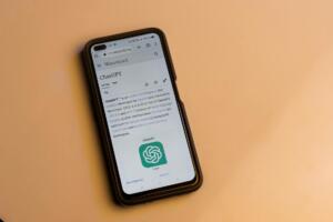 How negative information spreads from Wikipedia into AI search