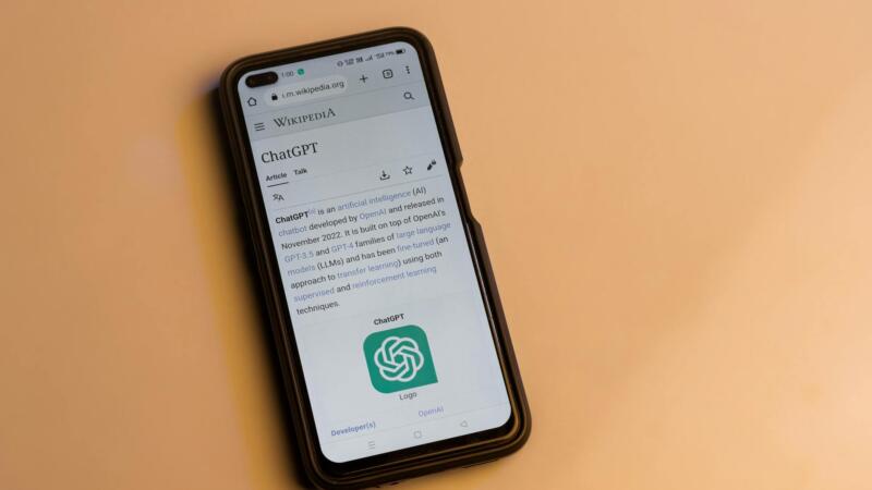 How negative information spreads from Wikipedia into AI search