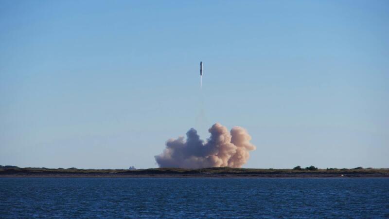 Blue Origin cleared to fly New Glenn mega-rocket after April mishap