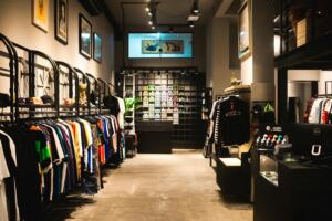 Riding an AI rally, Robinhood preps second retail venture IPO